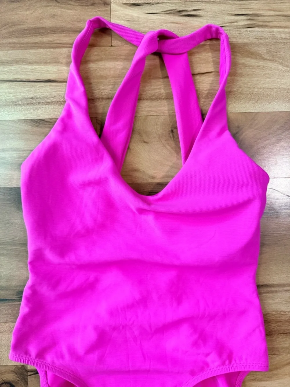 Wilo The Label Hot Pink One Piece Swimsuit V-Neck Crisscross Back Size Medium‎